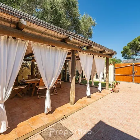 Family Retreat By Propertize אולביה